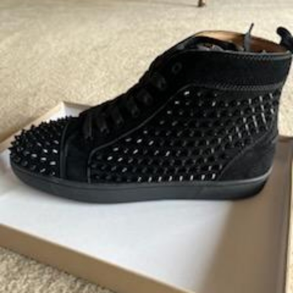 Red bottom - Picture 9 of 9